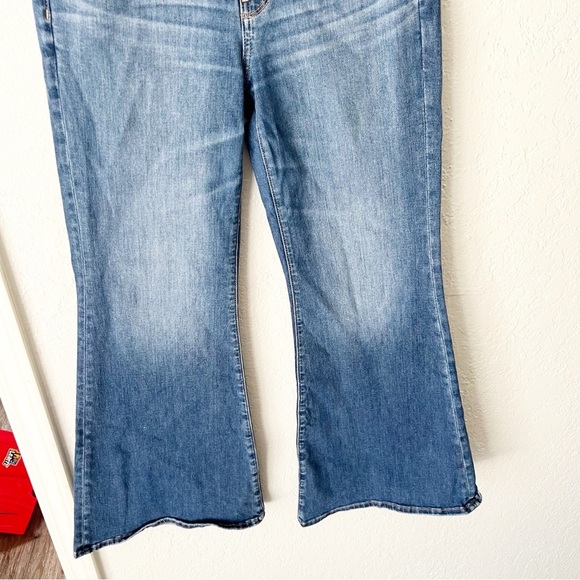 American Eagle Jeans Women's 8 Short 8P Festival Flare Faded Retro - Picture 3 of 10